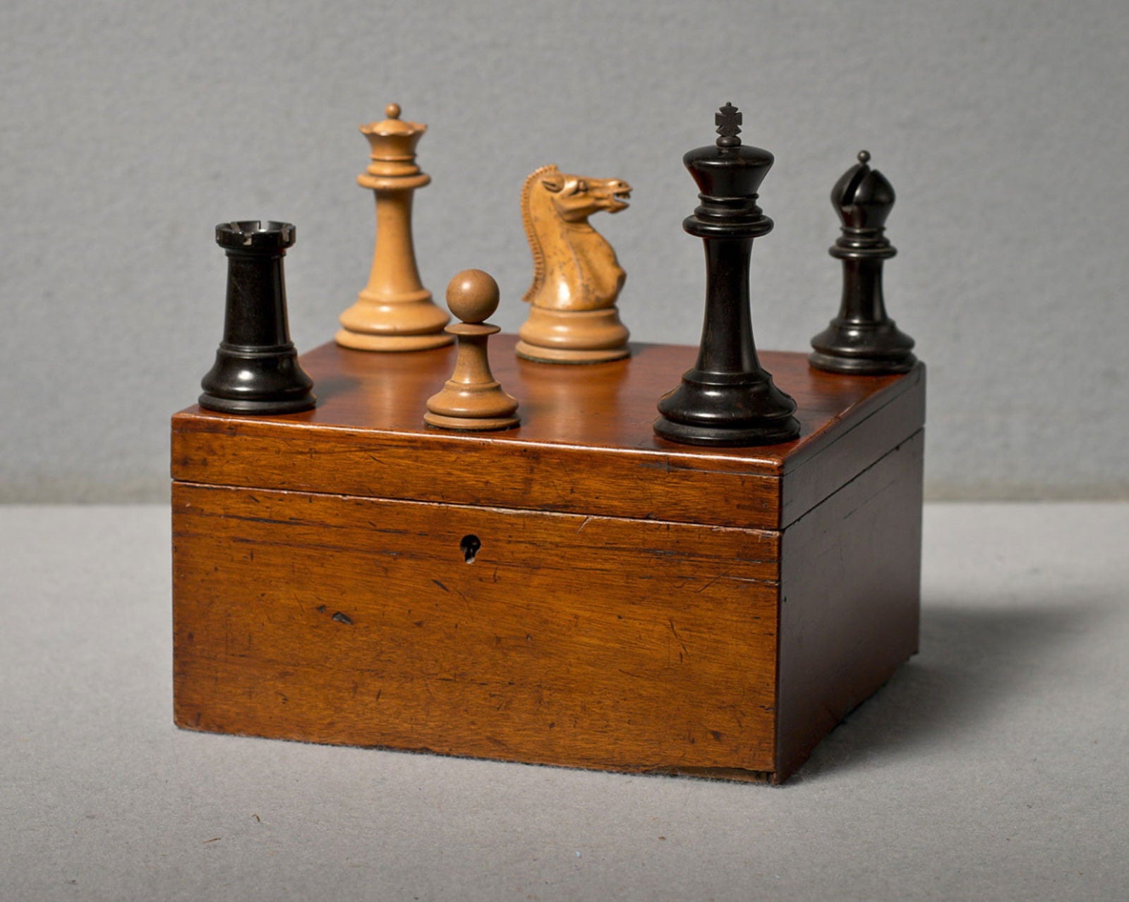 Jaques Staunton 4 1/2 inch Chess Set, circa 1870 - Luke Honey | Antiques, Chess, Backgammon & Games