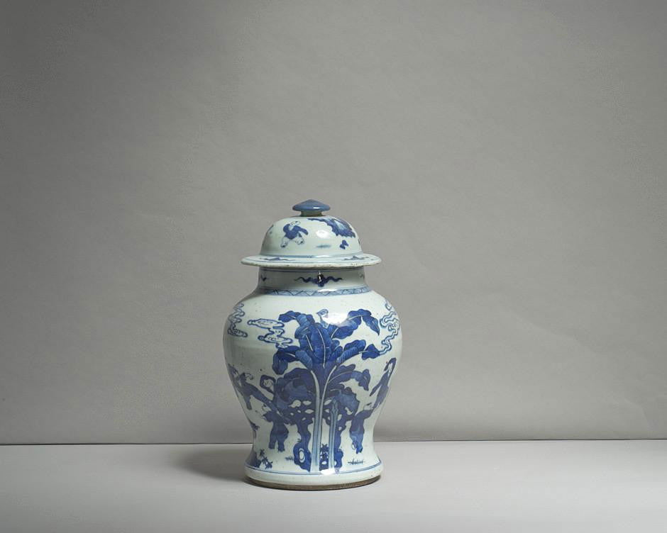 A Chinese Export Blue and White Vase - Luke Honey | Antiques, Chess, Backgammon & Games