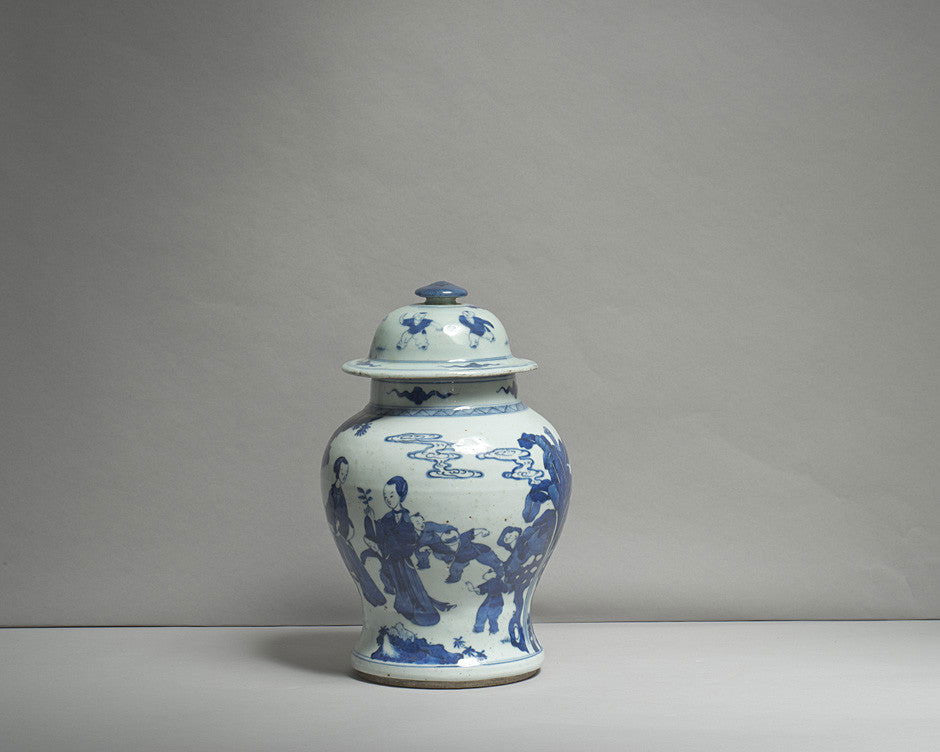 A Chinese Export Blue and White Vase - Luke Honey | Antiques, Chess, Backgammon & Games