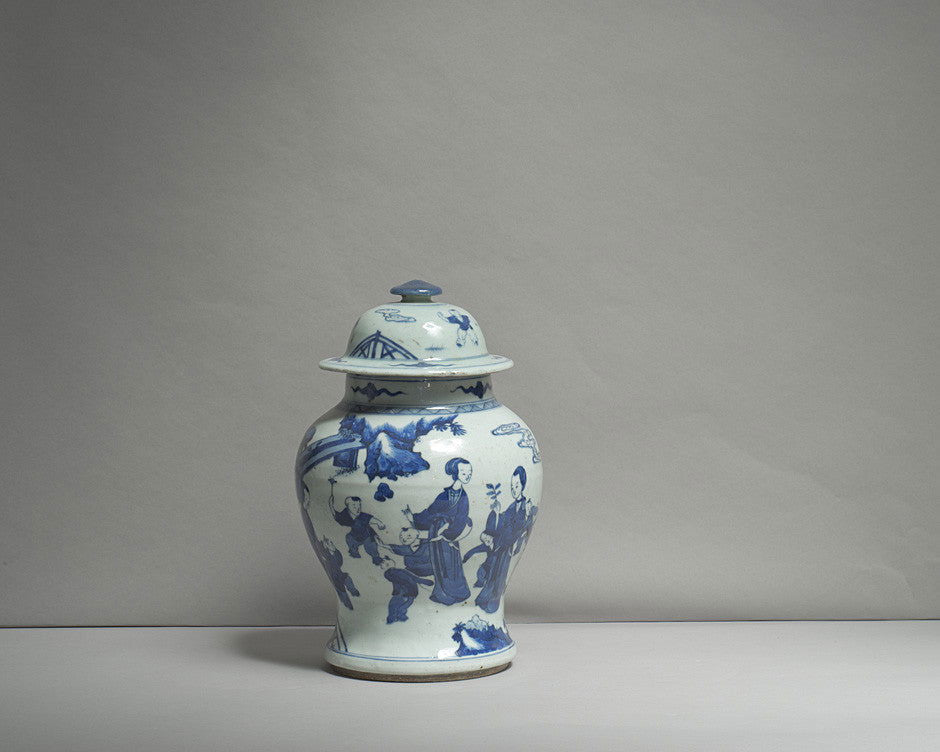 A Chinese Export Blue and White Vase - Luke Honey | Antiques, Chess, Backgammon & Games