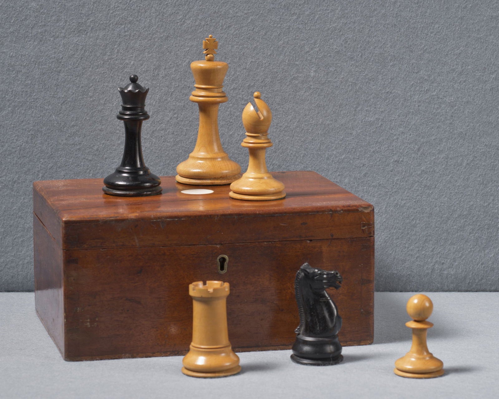 A Jaques Staunton "Club Size" Chess Set - Luke Honey | Antiques, Chess, Backgammon & Games