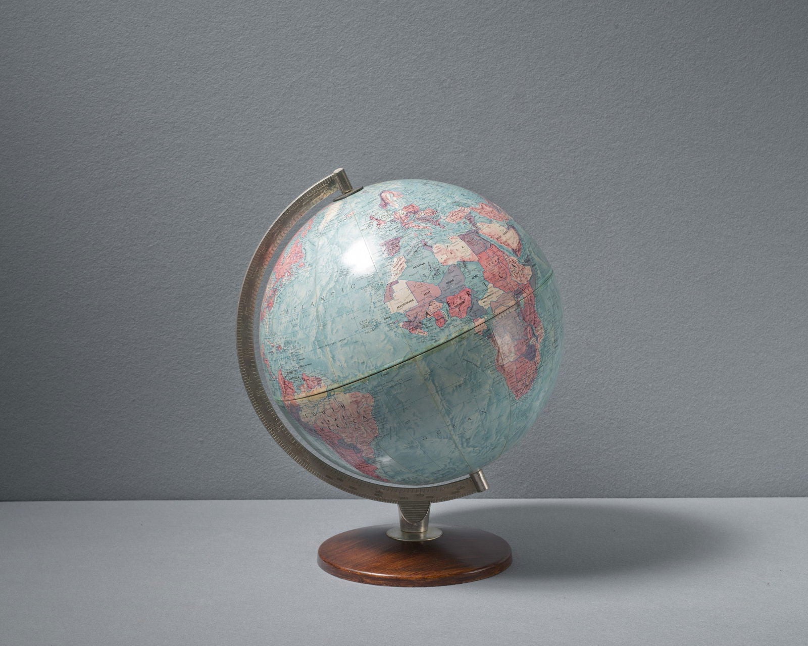 A Philips 'Stereo-Relief' 12 inch Globe - Luke Honey | Antiques, Chess, Backgammon & Games