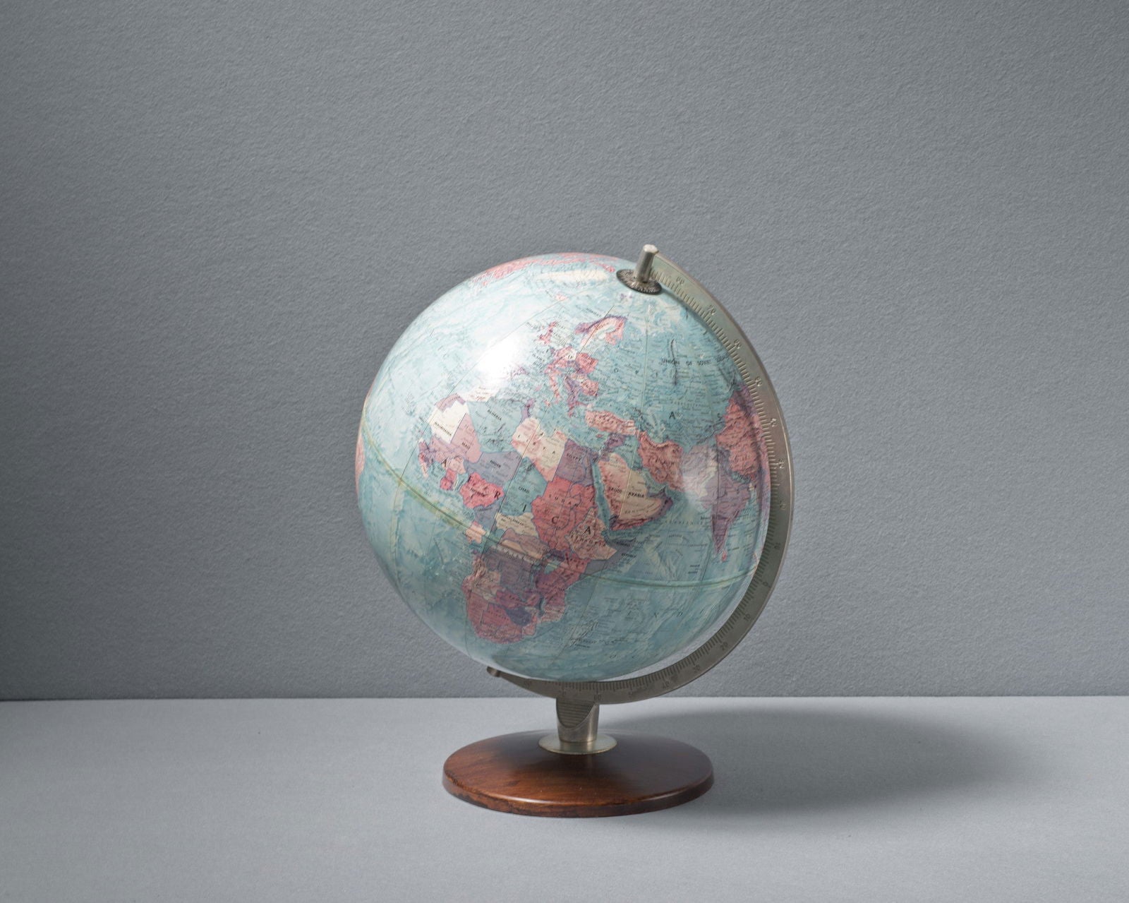 A Philips 'Stereo-Relief' 12 inch Globe - Luke Honey | Antiques, Chess, Backgammon & Games