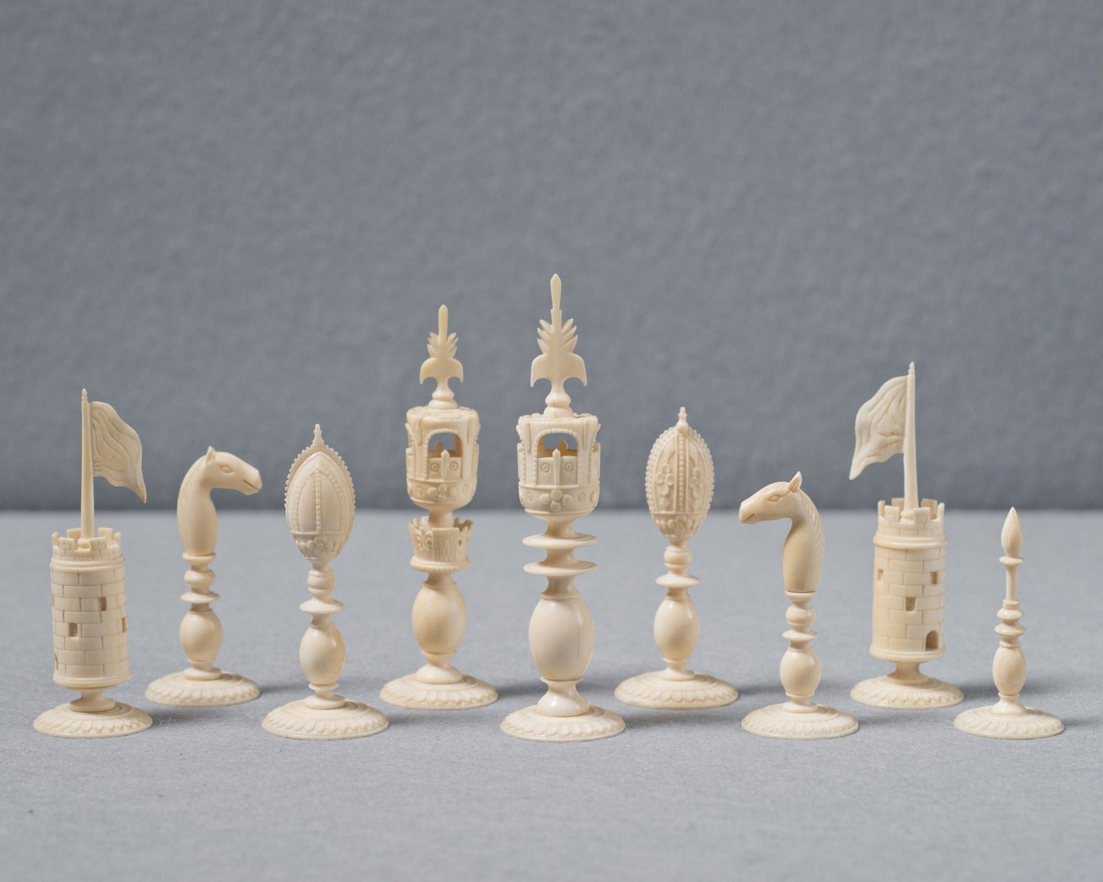 An Indian Ivory Chess Set, Delhi, circa 1840 - Luke Honey | Antiques, Chess, Backgammon & Games