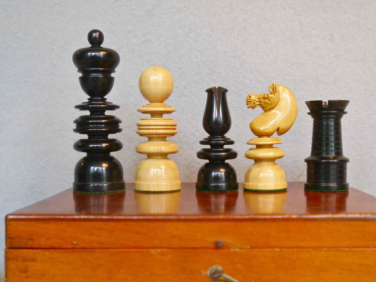 Antique “Old English” Chess Set - Luke Honey | Antiques, Chess, Backgammon & Games