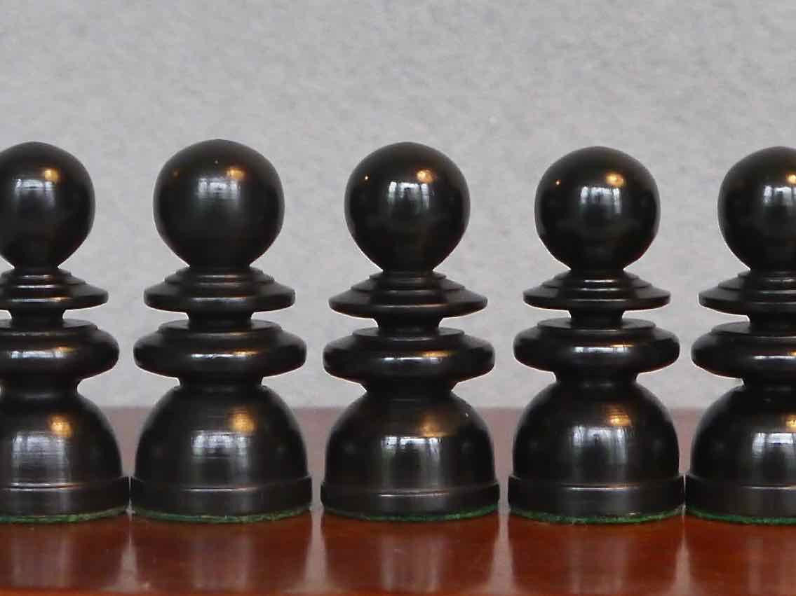 Antique “Old English” Chess Set - Luke Honey | Antiques, Chess, Backgammon & Games