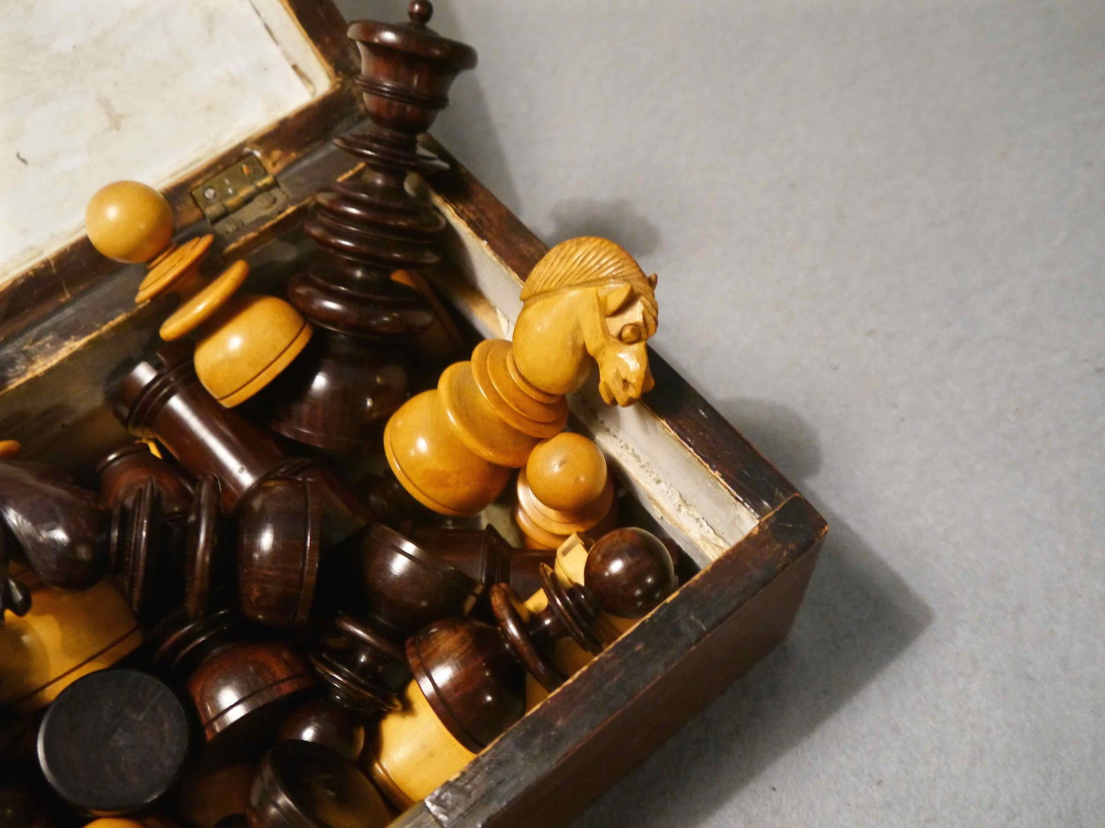 “Calvert Style" Rosewood Chess Set, 19th century - Luke Honey | Antiques, Chess, Backgammon & Games