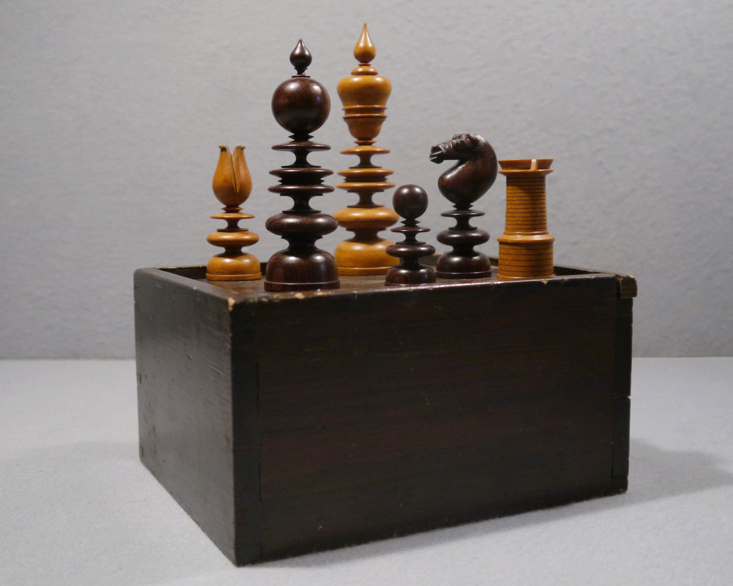 “Dublin” Palisander Chess Set, 19th century - Luke Honey | Antiques, Chess, Backgammon & Games