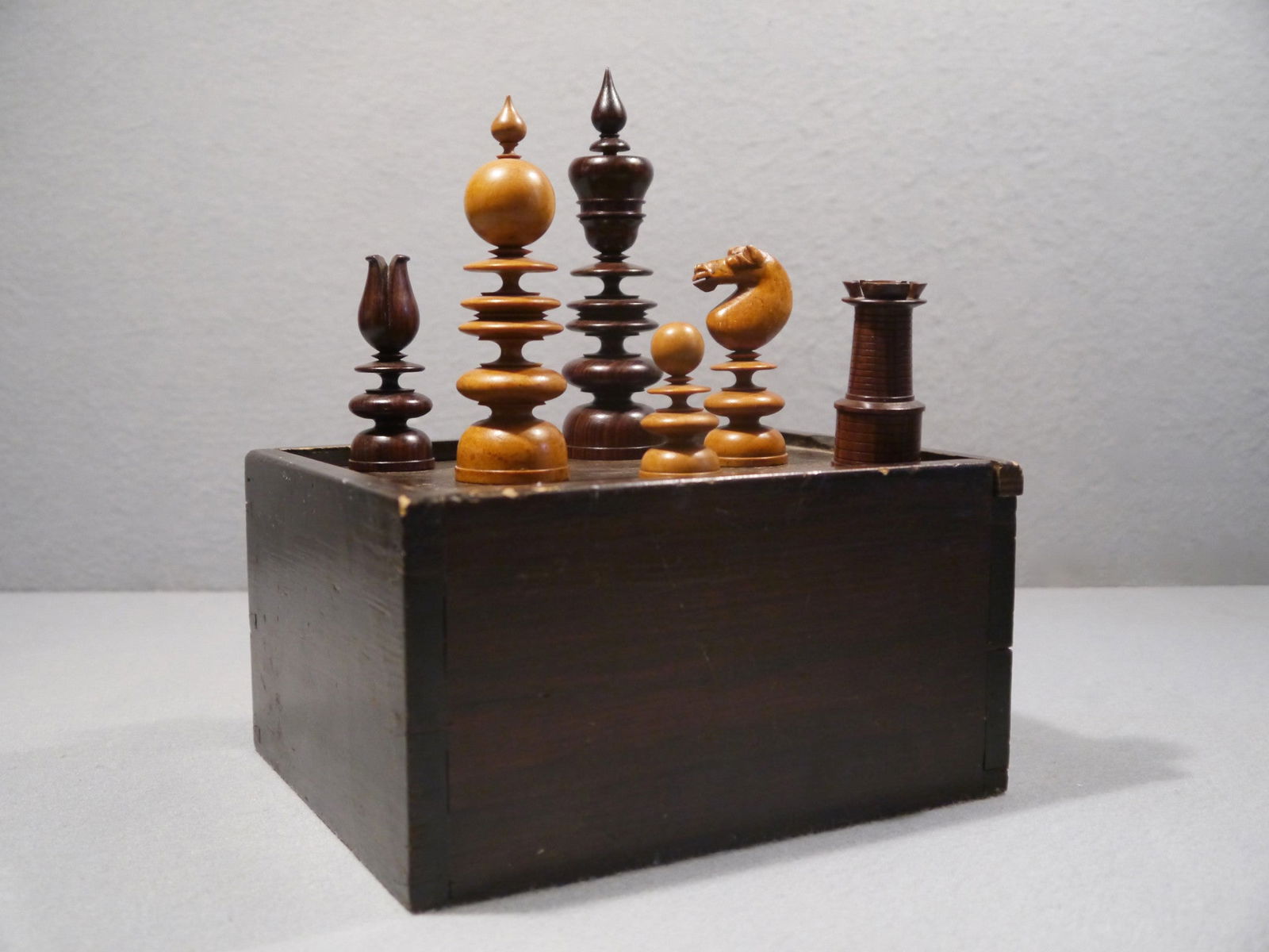 “Dublin” Palisander Chess Set, 19th century - Luke Honey | Antiques, Chess, Backgammon & Games