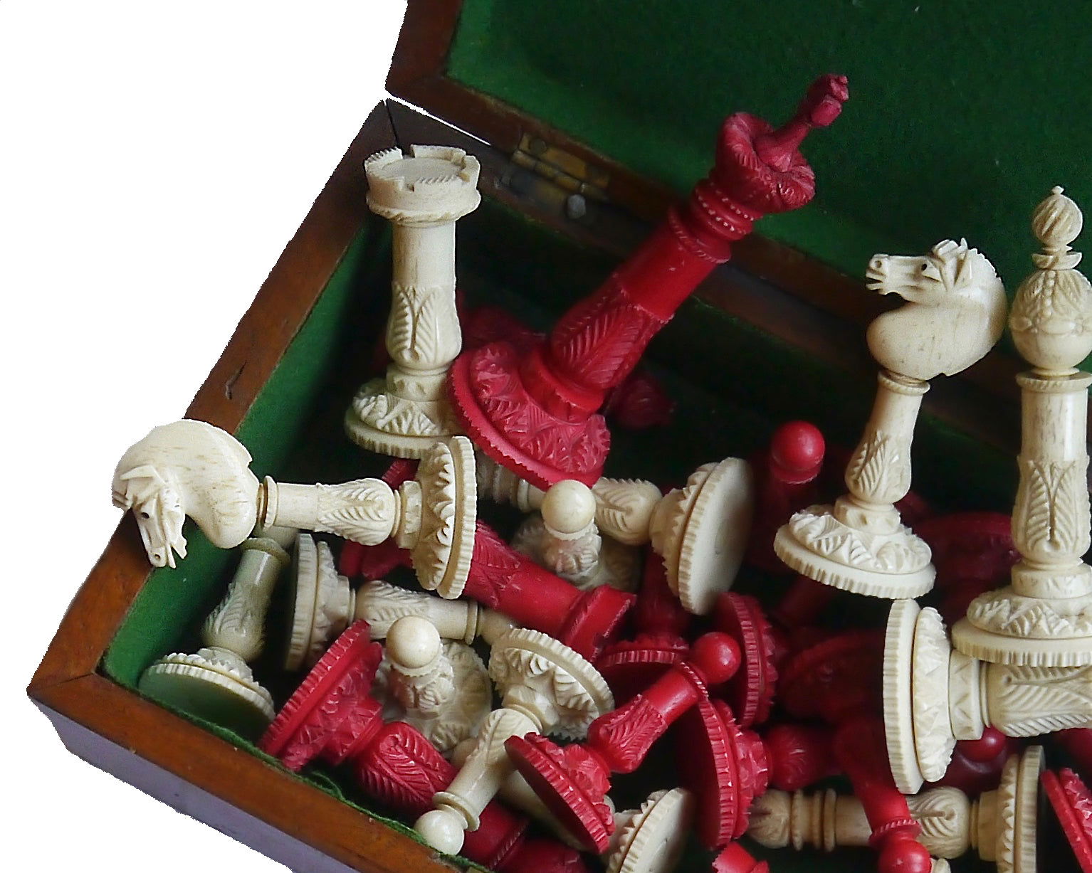 Edinburgh Upright Bone Chess Set, circa 1870 - Luke Honey | Antiques, Chess, Backgammon & Games