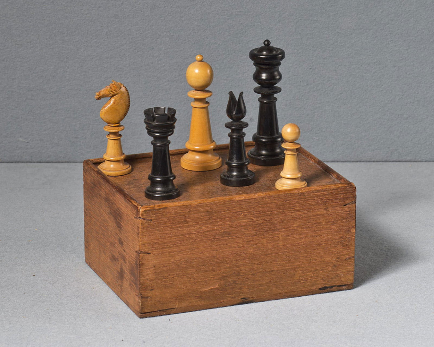 Edinburgh Upright Chess Set, circa 1860 - Luke Honey | Antiques, Chess, Backgammon & Games