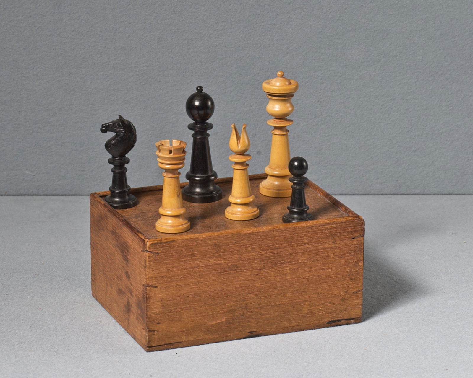 Edinburgh Upright Chess Set, circa 1860 - Luke Honey | Antiques, Chess, Backgammon & Games