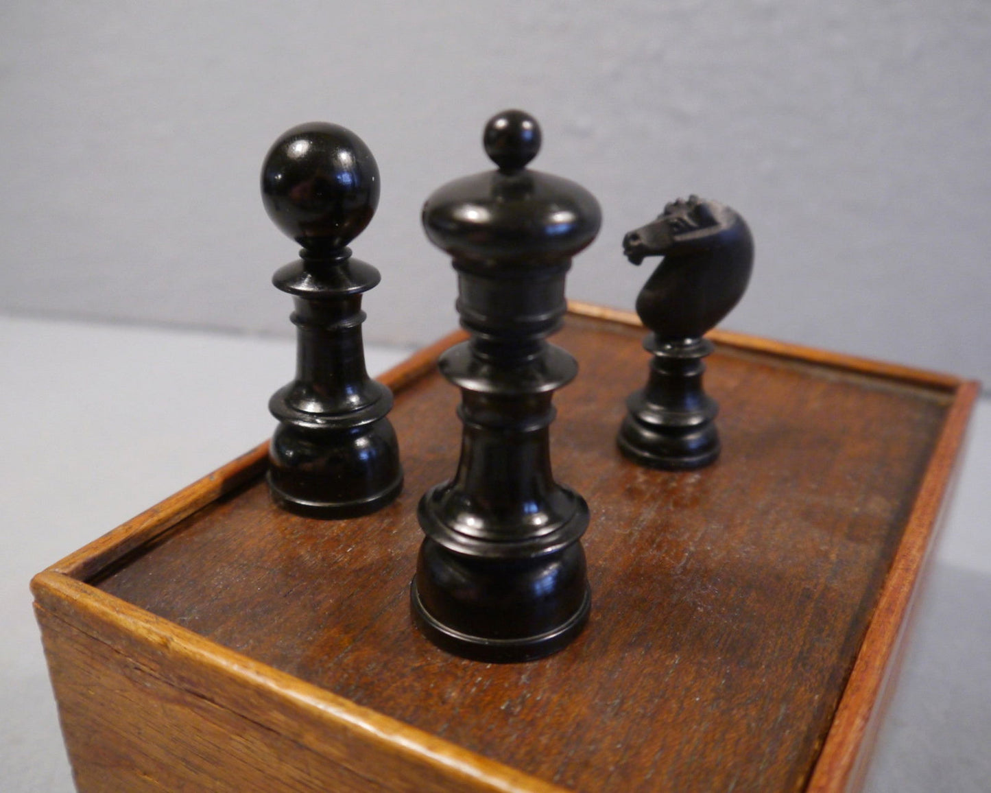 “Edinburgh Upright” Chess Set, circa 1860 - Luke Honey | Antiques, Chess, Backgammon & Games