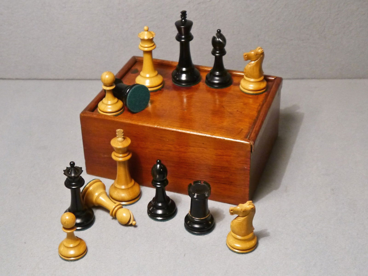 English “Staunton” Chess Set, circa 1900 - Luke Honey | Antiques, Chess, Backgammon & Games