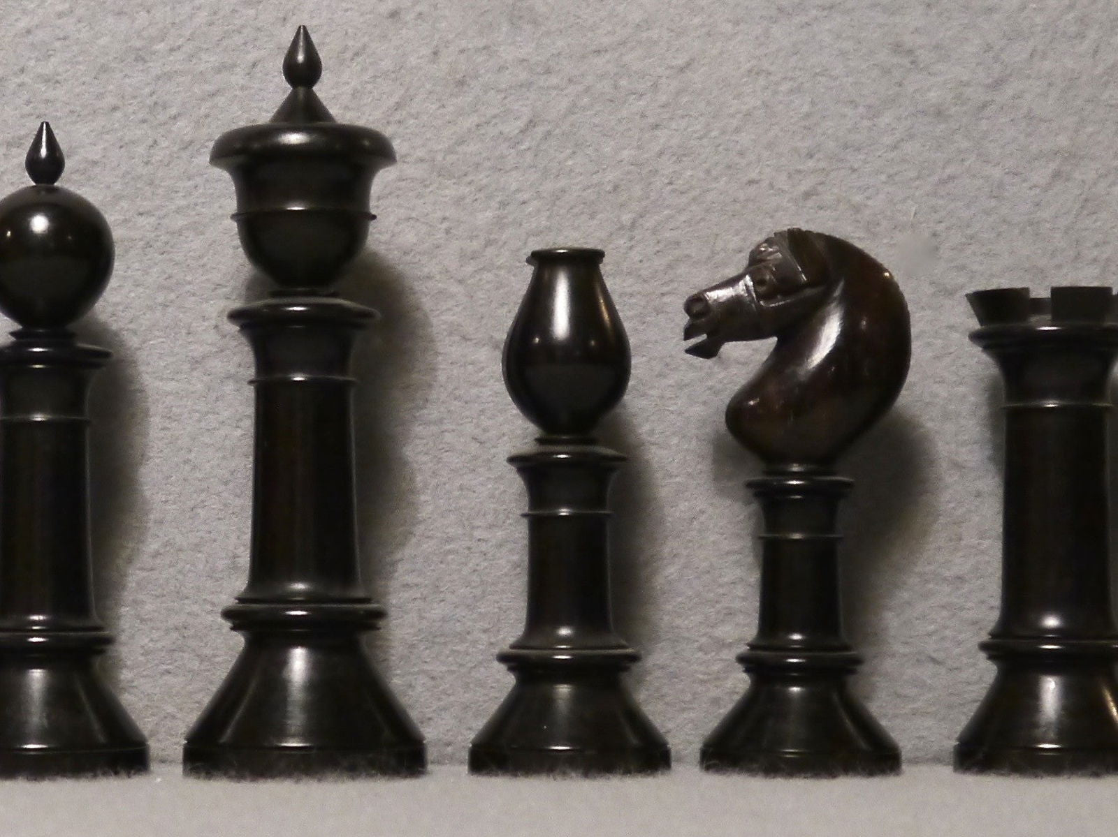 Fine Edinburgh Upright Chess Set, circa 1870 - Luke Honey | Antiques, Chess, Backgammon & Games