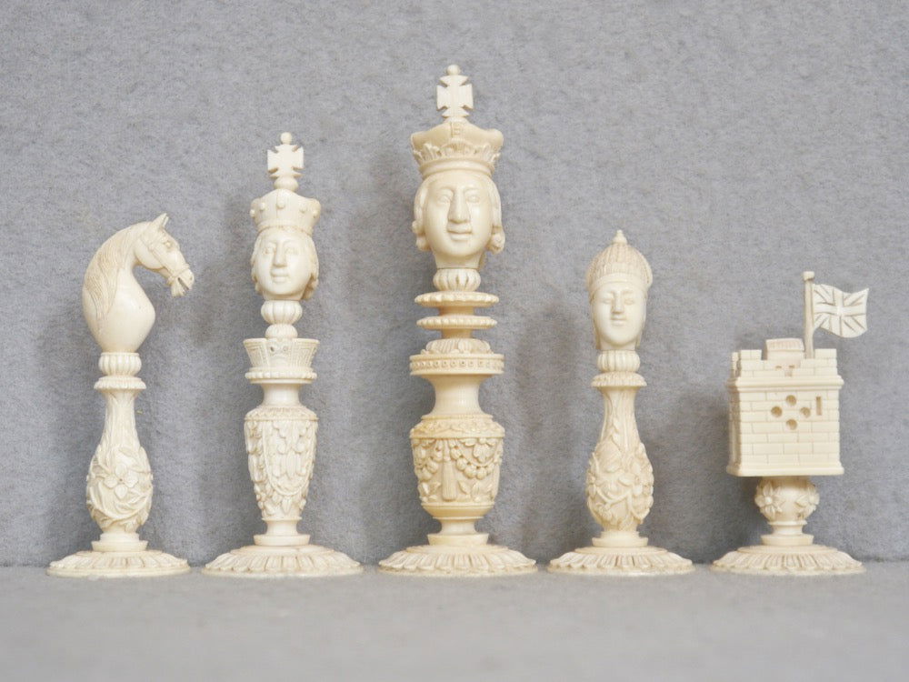 Fine Macao Export Chess Set, circa 1810 - Luke Honey | Antiques, Chess, Backgammon & Games