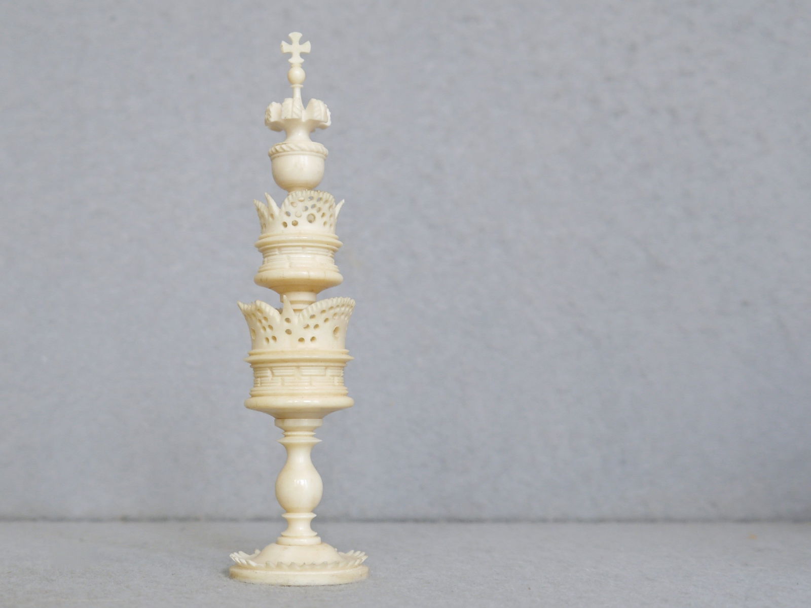 German “Selenus” Bone Chess Set, circa 1800 - Luke Honey | Antiques, Chess, Backgammon & Games