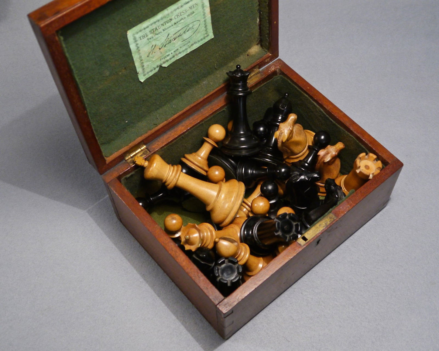 Jaques Staunton 4 ½ inch Chess Set, circa 1880 - Luke Honey | Antiques, Chess, Backgammon & Games