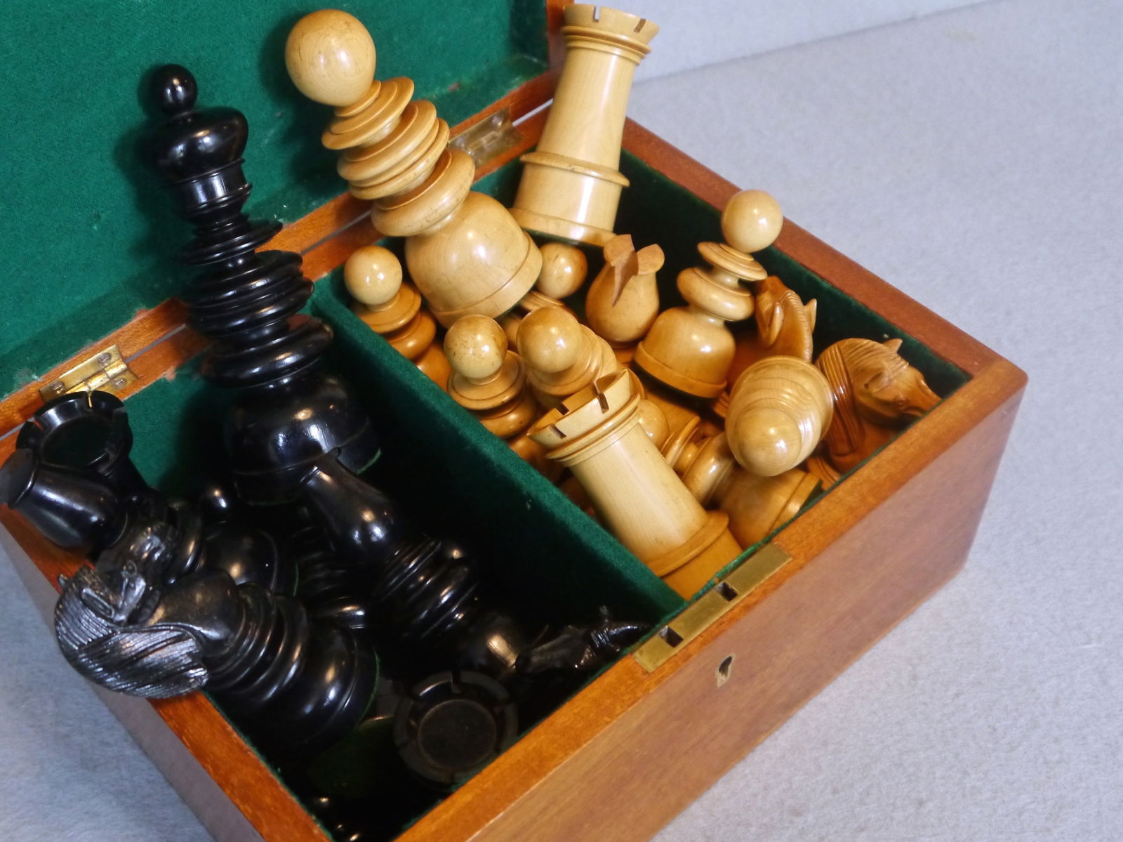 “Jaques Style” St George Chess Chess Set - Luke Honey | Antiques, Chess, Backgammon & Games