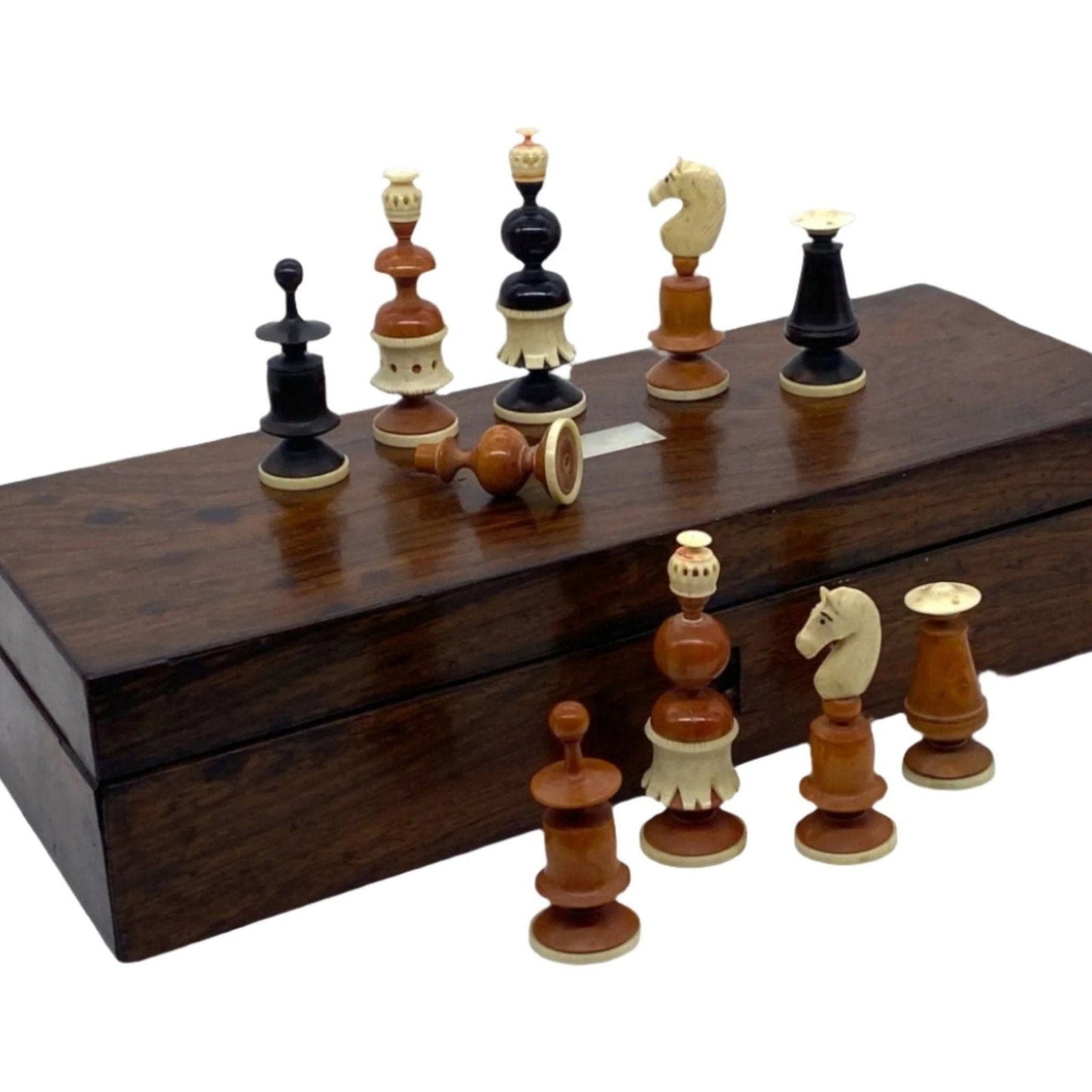 'Lyon Pattern' Chess Set, 19th century - Luke Honey | Antiques, Chess, Backgammon & Games