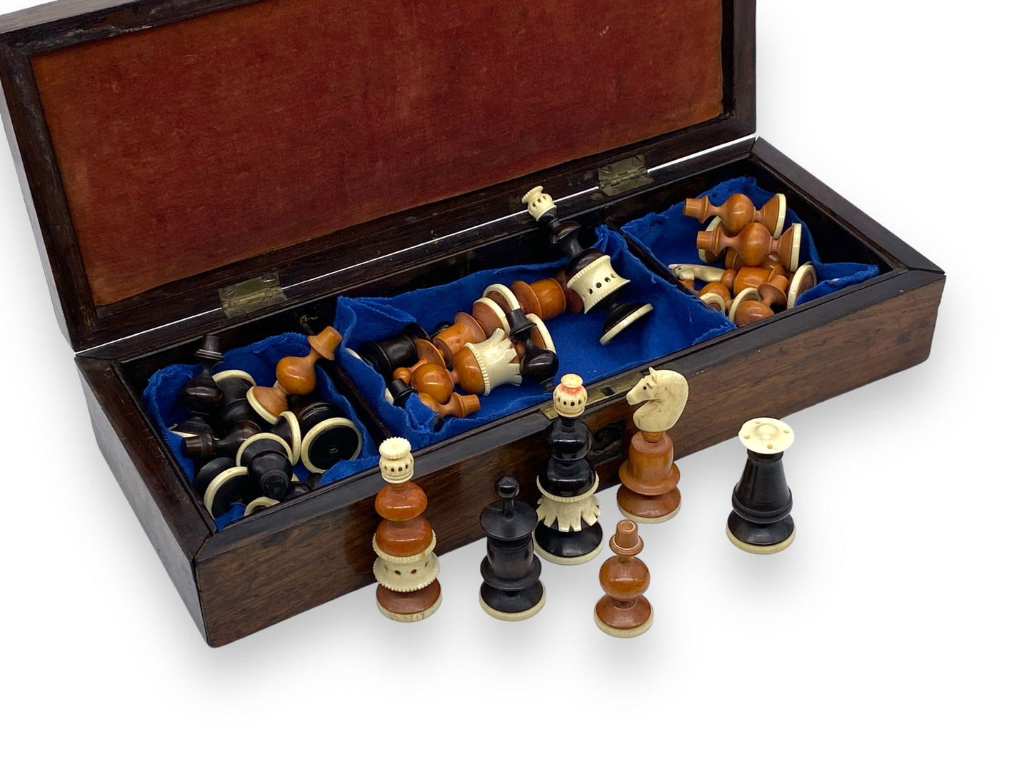 'Lyon Pattern' Chess Set, 19th century - Luke Honey | Antiques, Chess, Backgammon & Games