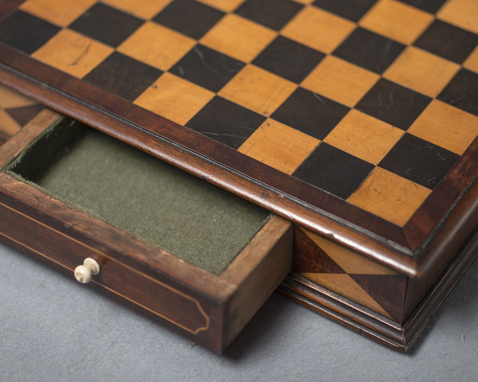 Mahogany & Ebony Chess Board, circa 1830 - Luke Honey | Antiques, Chess, Backgammon & Games