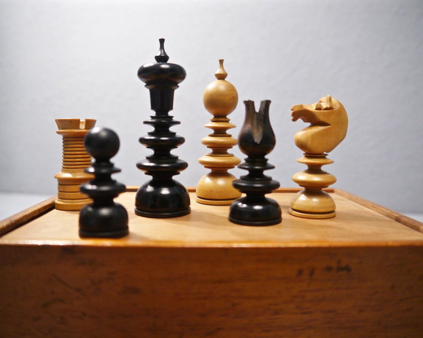 “Old English Pattern” Chess Set, 19th century - Luke Honey | Antiques, Chess, Backgammon & Games