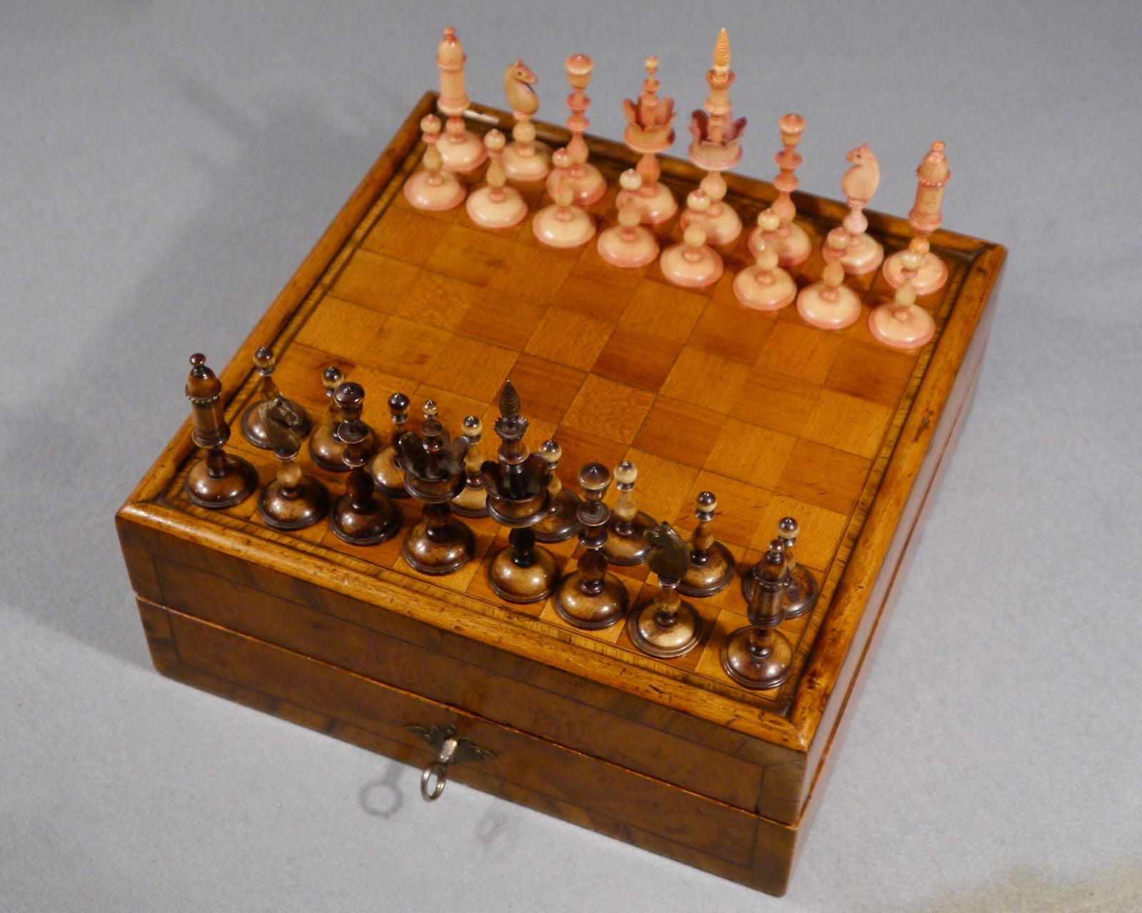 “Selenus" Chess Set & Board, 18th century - Luke Honey | Antiques, Chess, Backgammon & Games