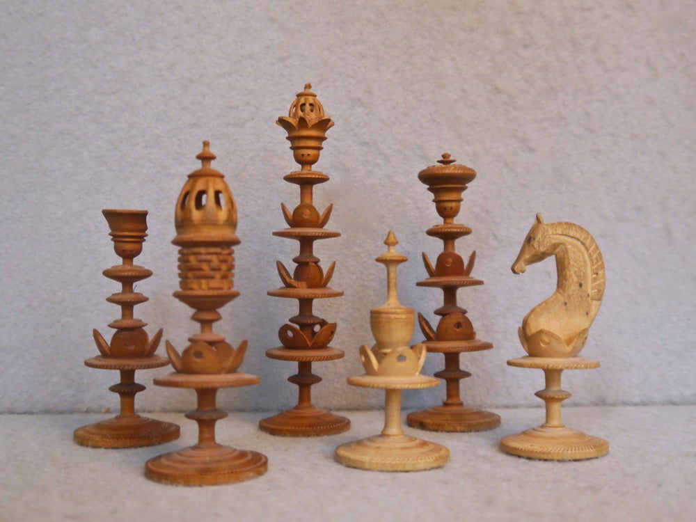 South German Pearwood Chess Set, circa 1800 - Luke Honey | Antiques, Chess, Backgammon & Games