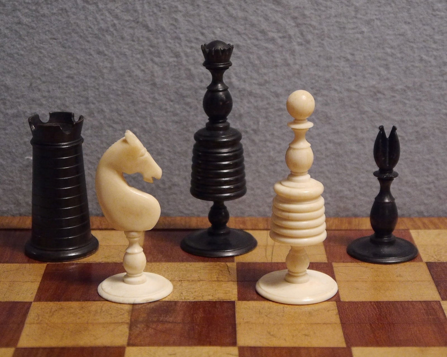 “Washington Pattern” Chess Set, circa 1800 - Luke Honey | Antiques, Chess, Backgammon & Games